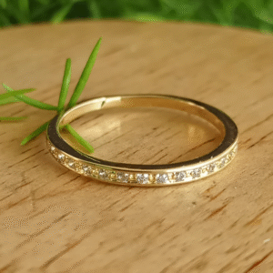Dainty Band Gold Ring