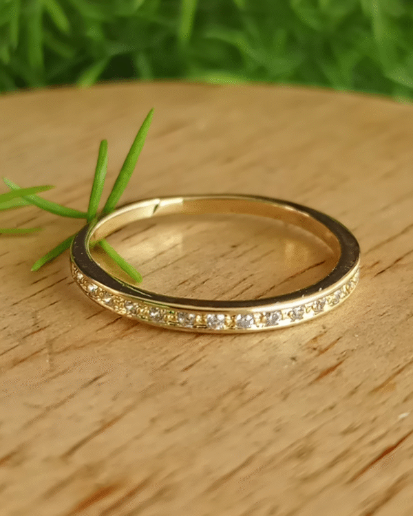 Dainty Band Gold Ring