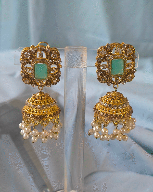 Exquisite Choker Necklace - Image 2