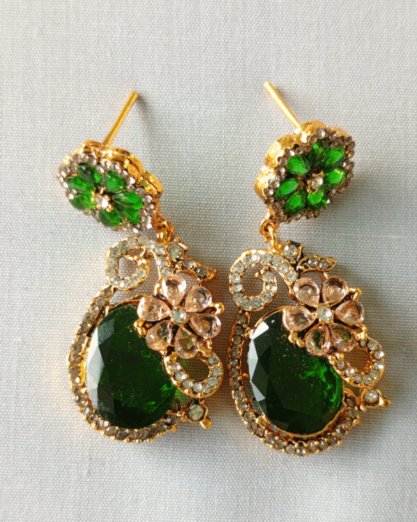 The Emerald Bloom Heritage Necklace - Image 3