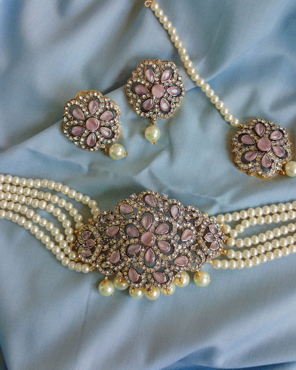 Elegant Choker Necklace