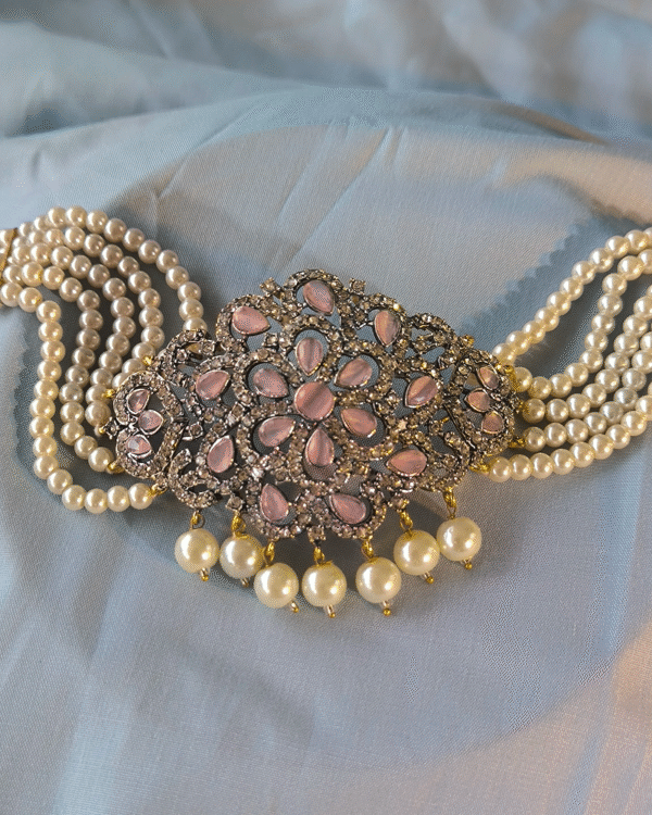 Elegant Choker Necklace - Image 3