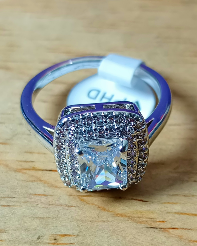 Luxe Sparkle - Image 2