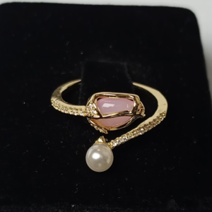 Rosé Pearl Bloom Ring