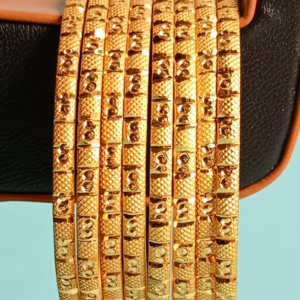 Zarqa Shine Gold Bangles