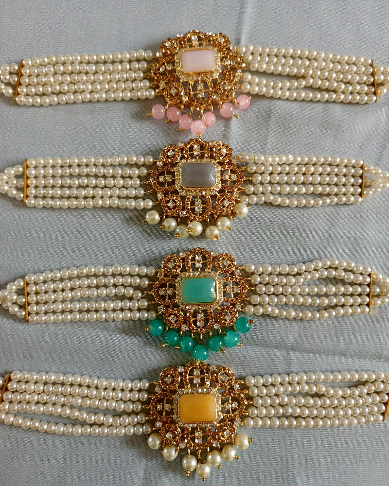 Exquisite Choker Necklace